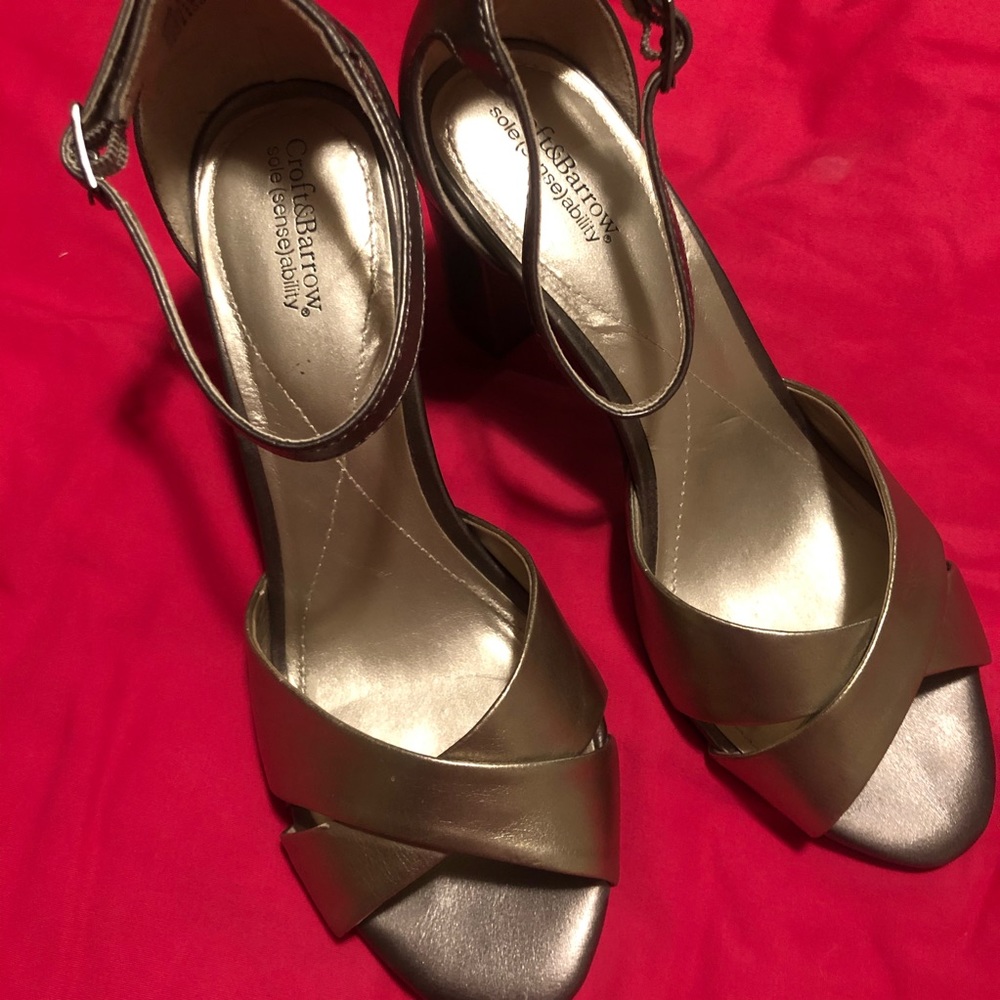 Like New Croft and Barrow Gold Heels